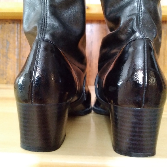 Unique tall pull on leather boots. - Picture 9 of 10